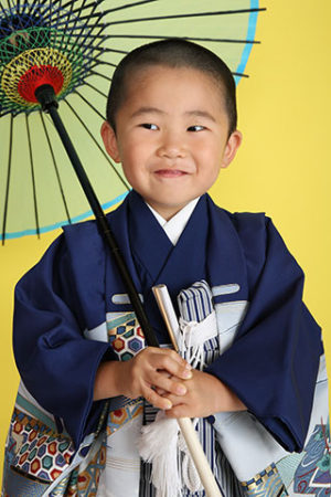 七五三・5歳・羽織袴・紺色・古典柄