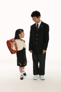 男の子と女の子の入学写真