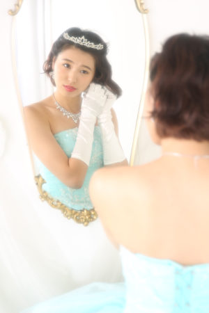 江戸川区・30年成人式・20歳・ドレス・水色・鏡